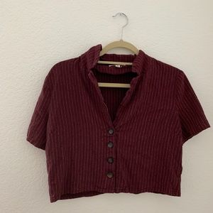 Cute maroon crop top with buttons and collar